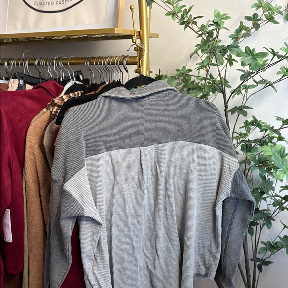 Hem & Thread Gray Button-Up Top - Picture 4 of 5